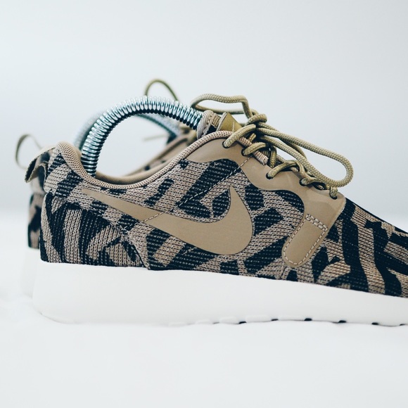 WMNS Nike Rouche ONE KJCRD - Picture 2 of 7